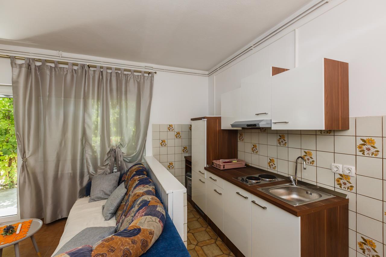 Apartman Mila Каштела Экстерьер фото
