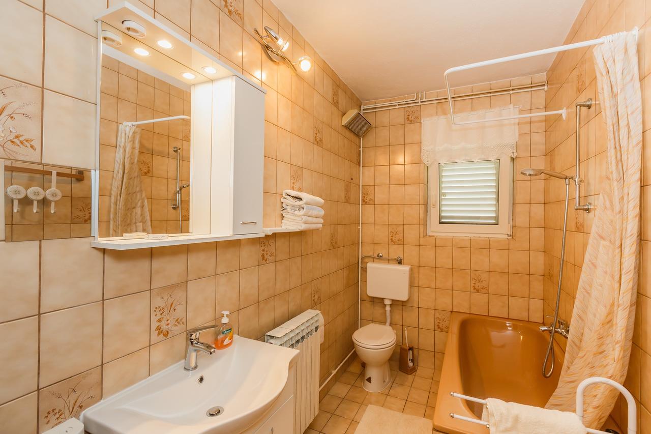 Apartman Mila Каштела Экстерьер фото